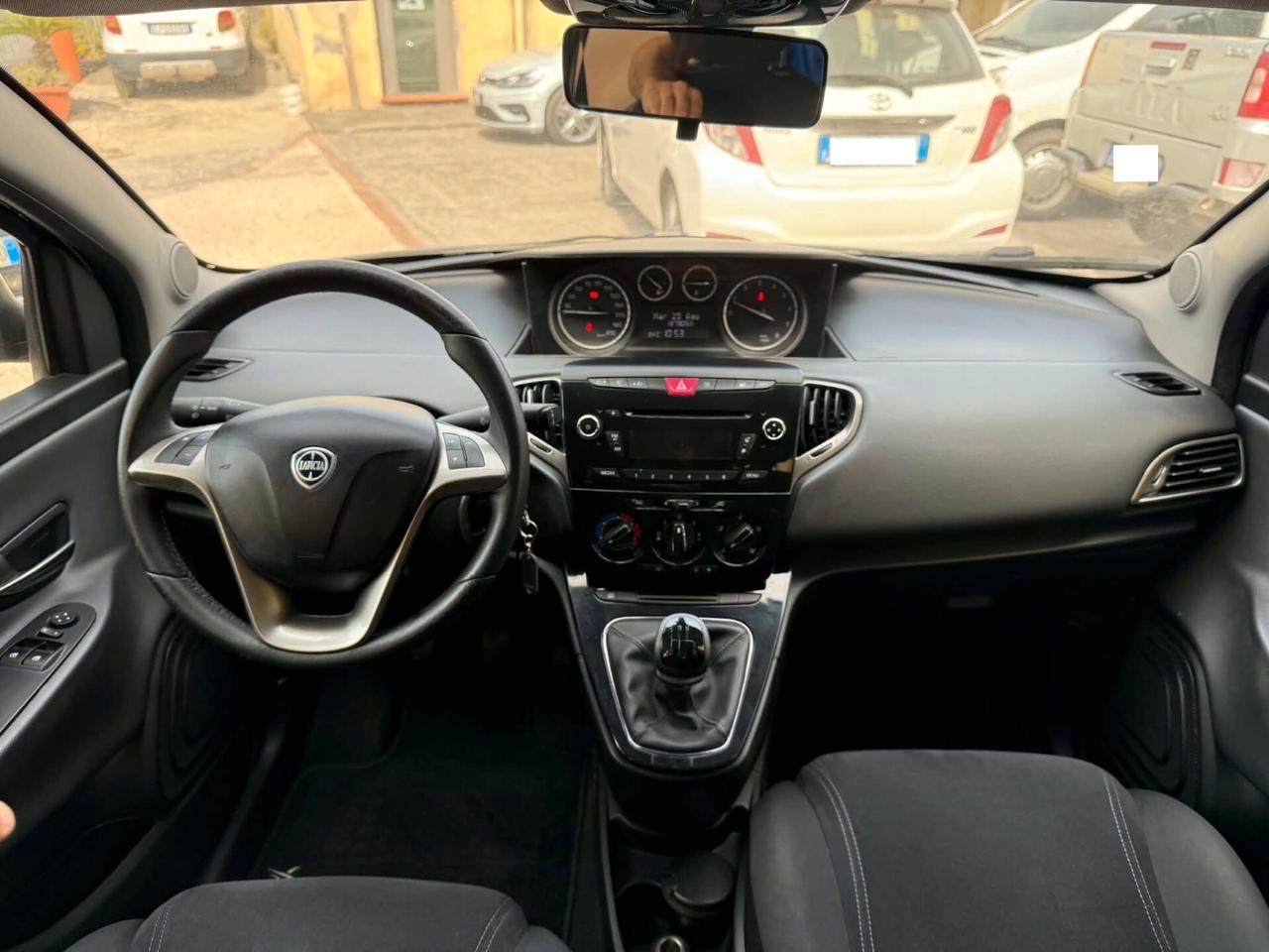 Lancia Ypsilon 1.2 69 CV 5 porte Platinum