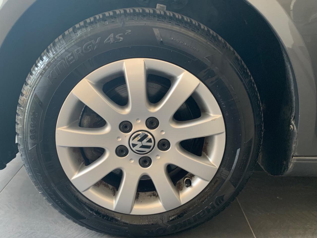 Volkswagen Touran Business 1.6 TDI DSG Comfortline