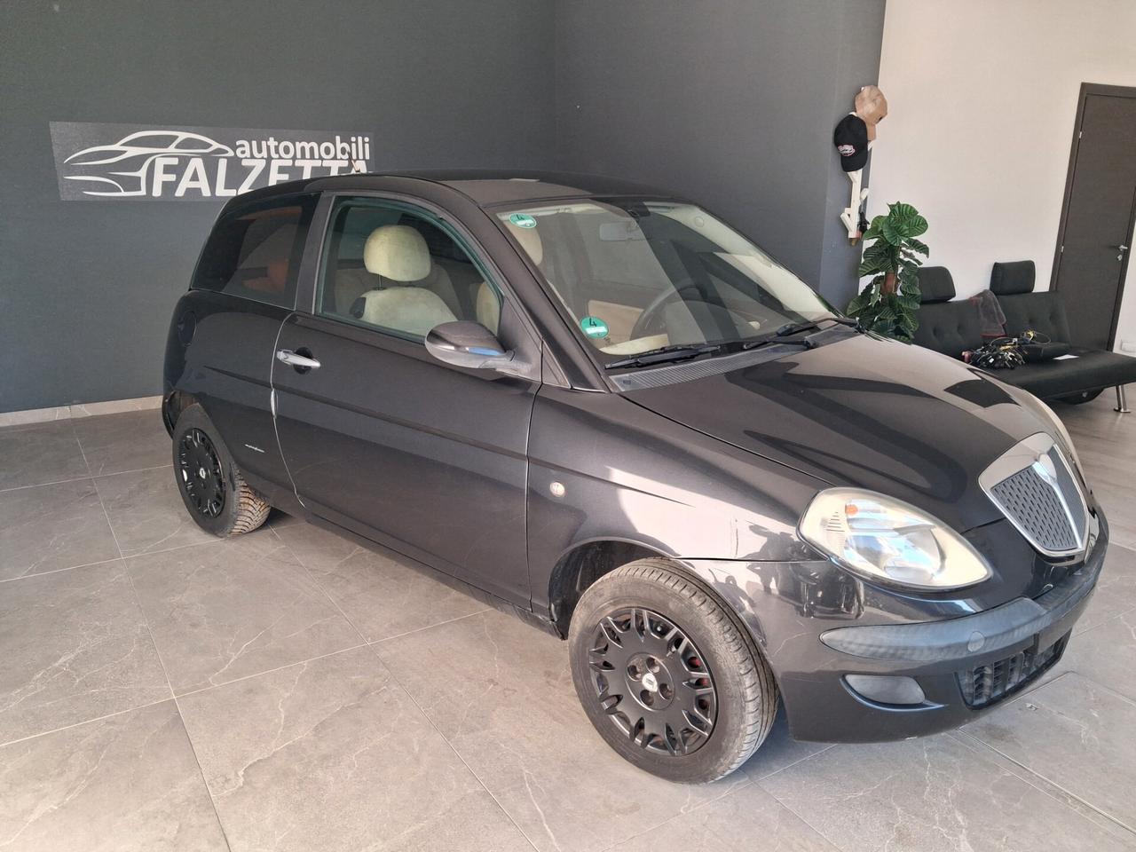 Lancia Ypsilon 1.2 tenuta maniacale