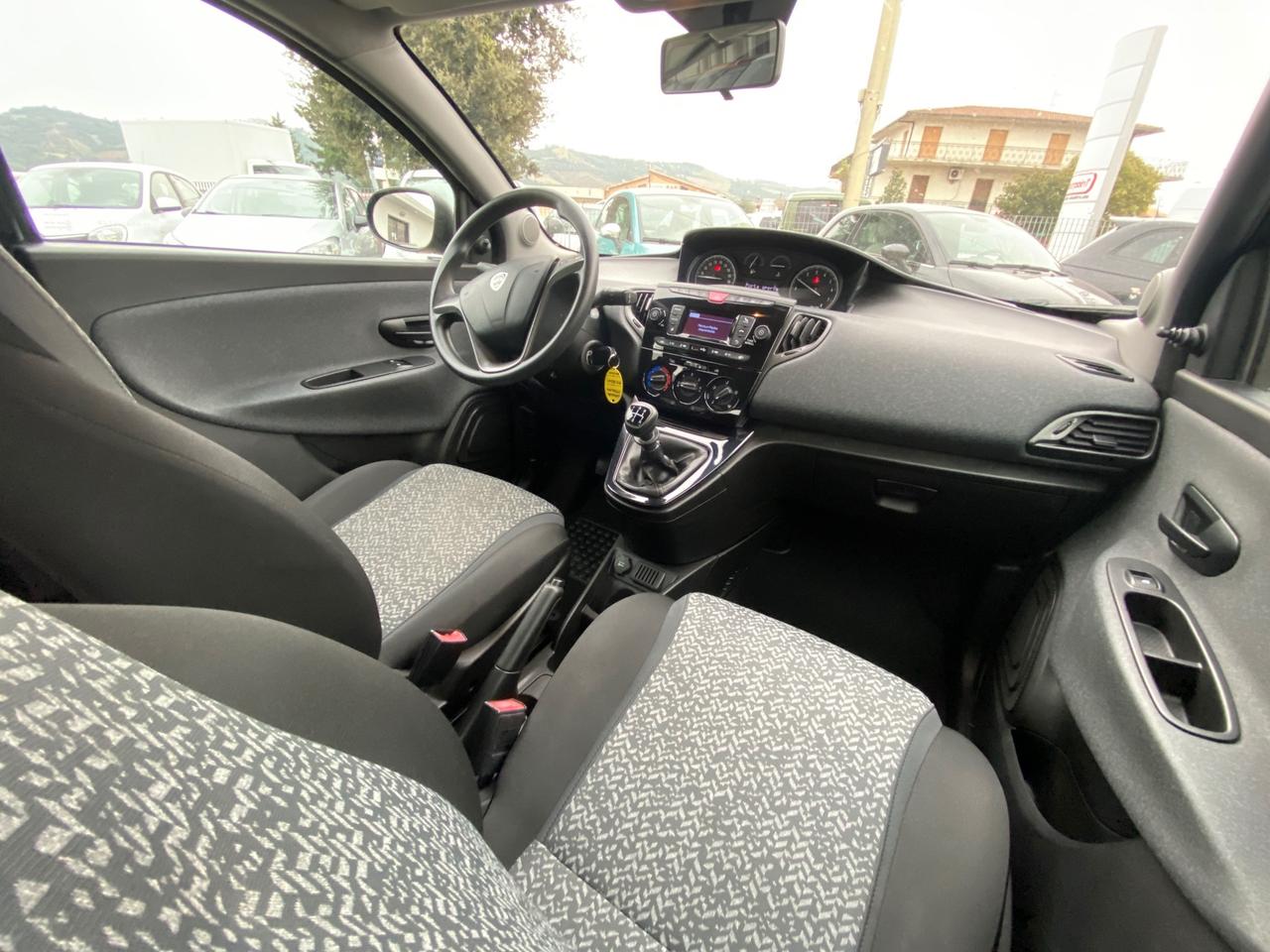 Lancia Ypsilon 1.2 69 CV 5 porte Elefantino Blu