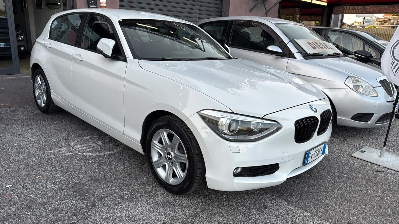 Bmw 116 116d 5p. Unique