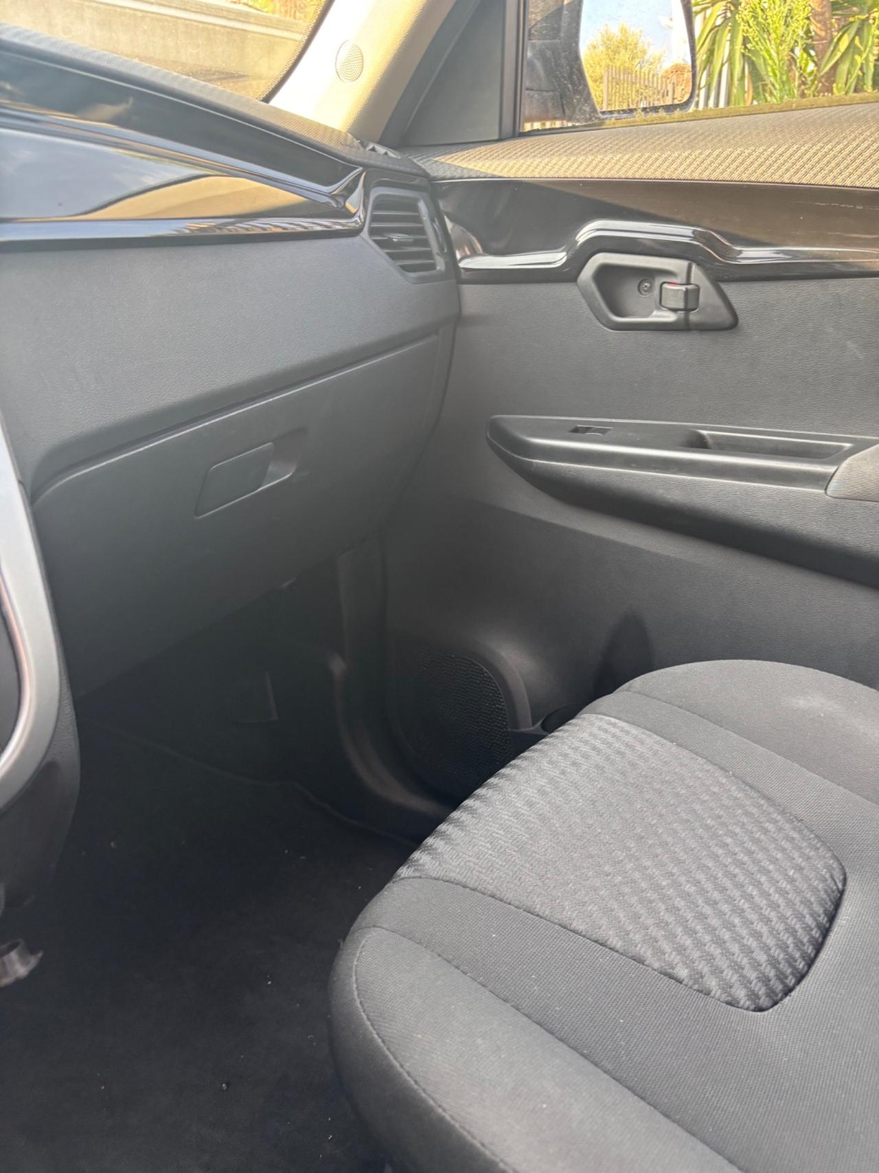 Mahindra KUV100 1.2 VVT K8