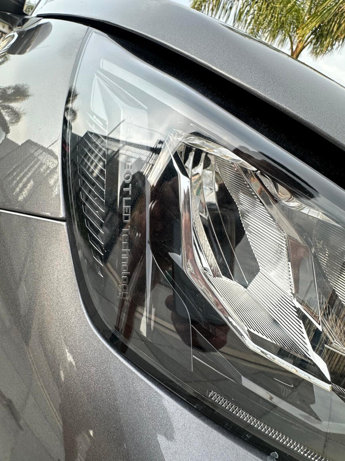 Peugeot 2008 BlueHDi 1.5HDI 130 S&S EAT8 Allure 2021 COCKPIT