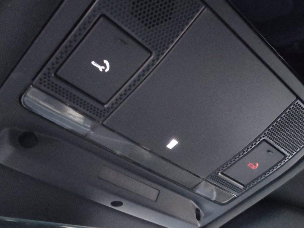 LAND ROVER Defender (2019) LAND ROVER 110 3.0D I6 200 CV AWD Auto X-Dynamic SE del 2025