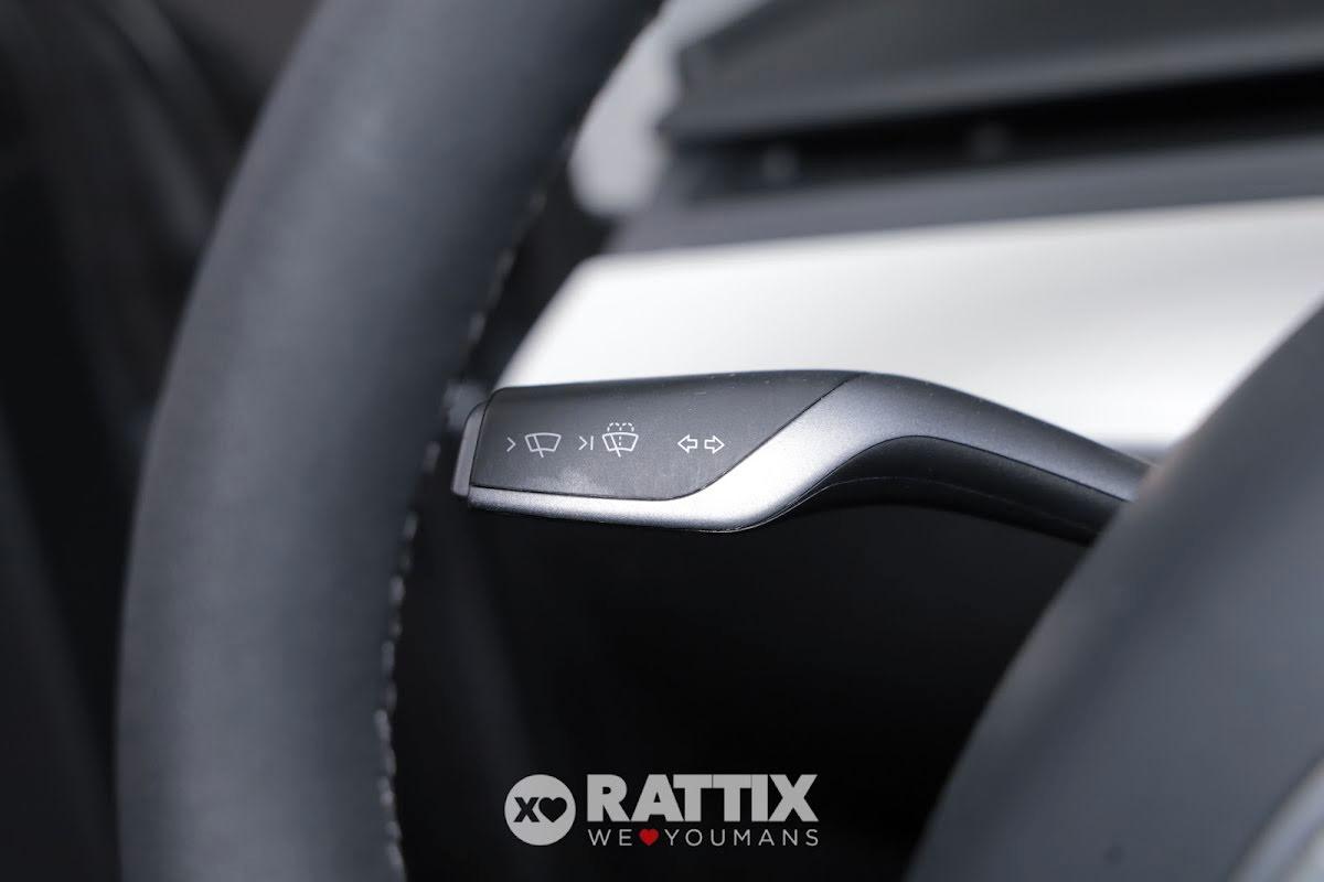 Tesla Model Y Single Motor rwd + tetto panoramico