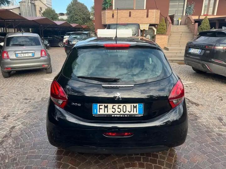 Peugeot 208 PureTech 82 5 porte Allure