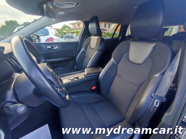 VOLVO V60 B4 (d) Geartronic Momentum Business Pro