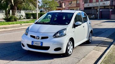 Toyota Aygo 1.0 12V VVT-i 5 porte Deep Ocean Connect