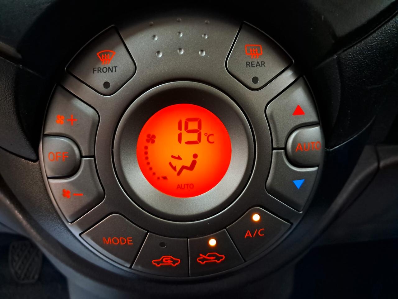 Nissan Micra 1.2 12V 5 porte Tekna