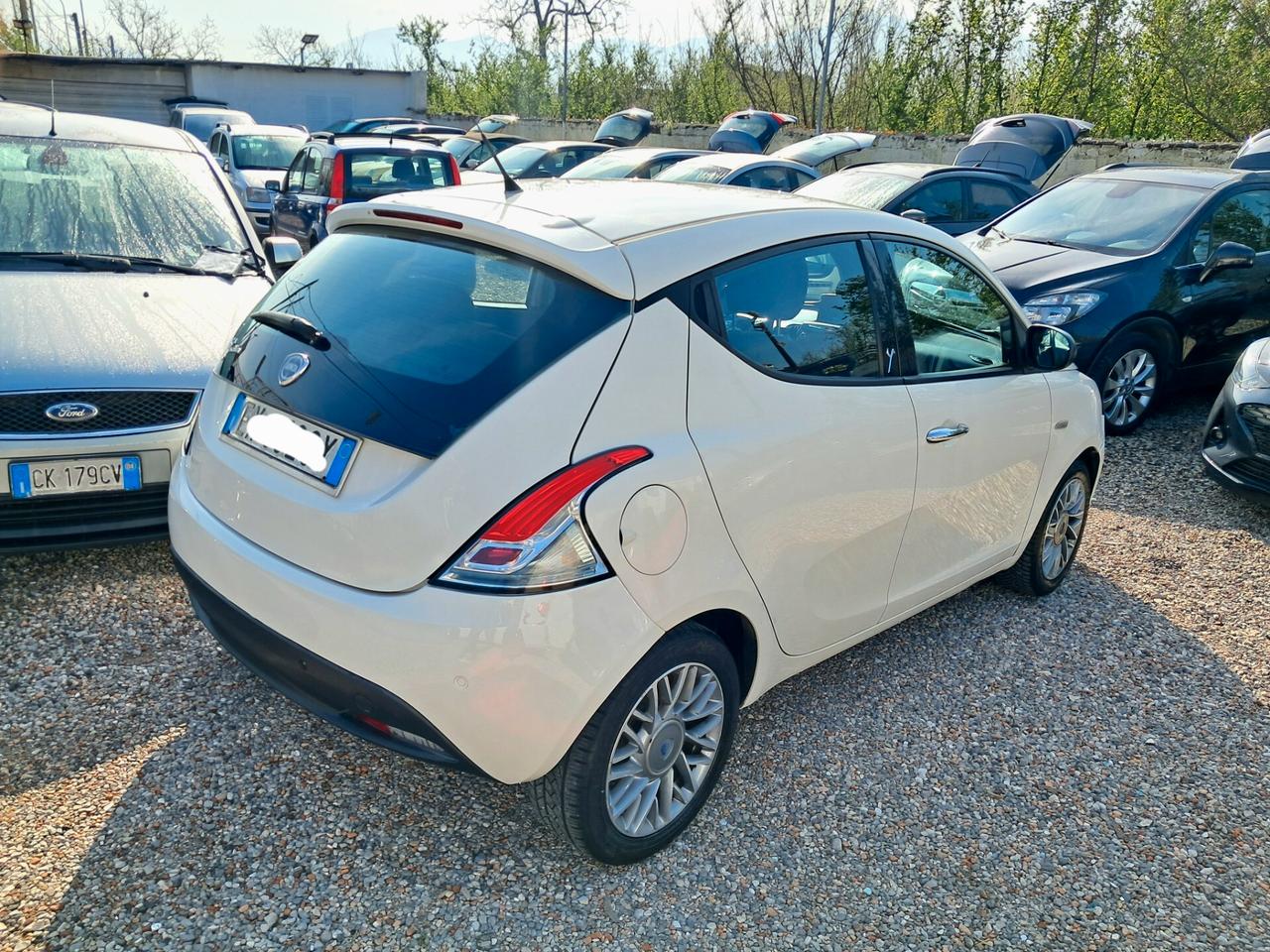 Lancia Ypsilon 1.2 5 porte GPL Platino