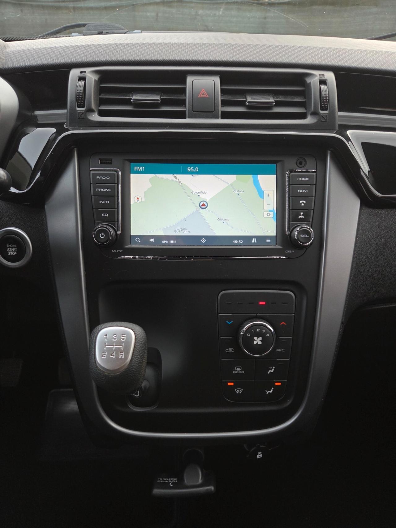 Mahindra KUV100 1.2 VVT K8 87cv