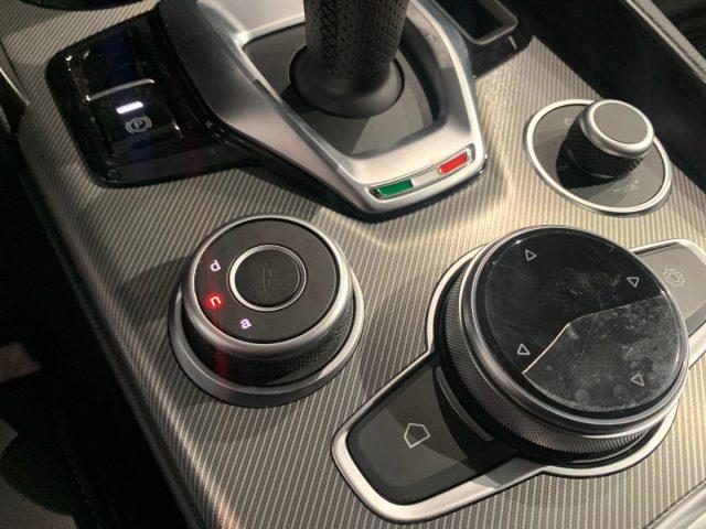 ALFA ROMEO Giulia 2.2 Turbo 210 CV AT8 AWD Q4 Tributo Italiano