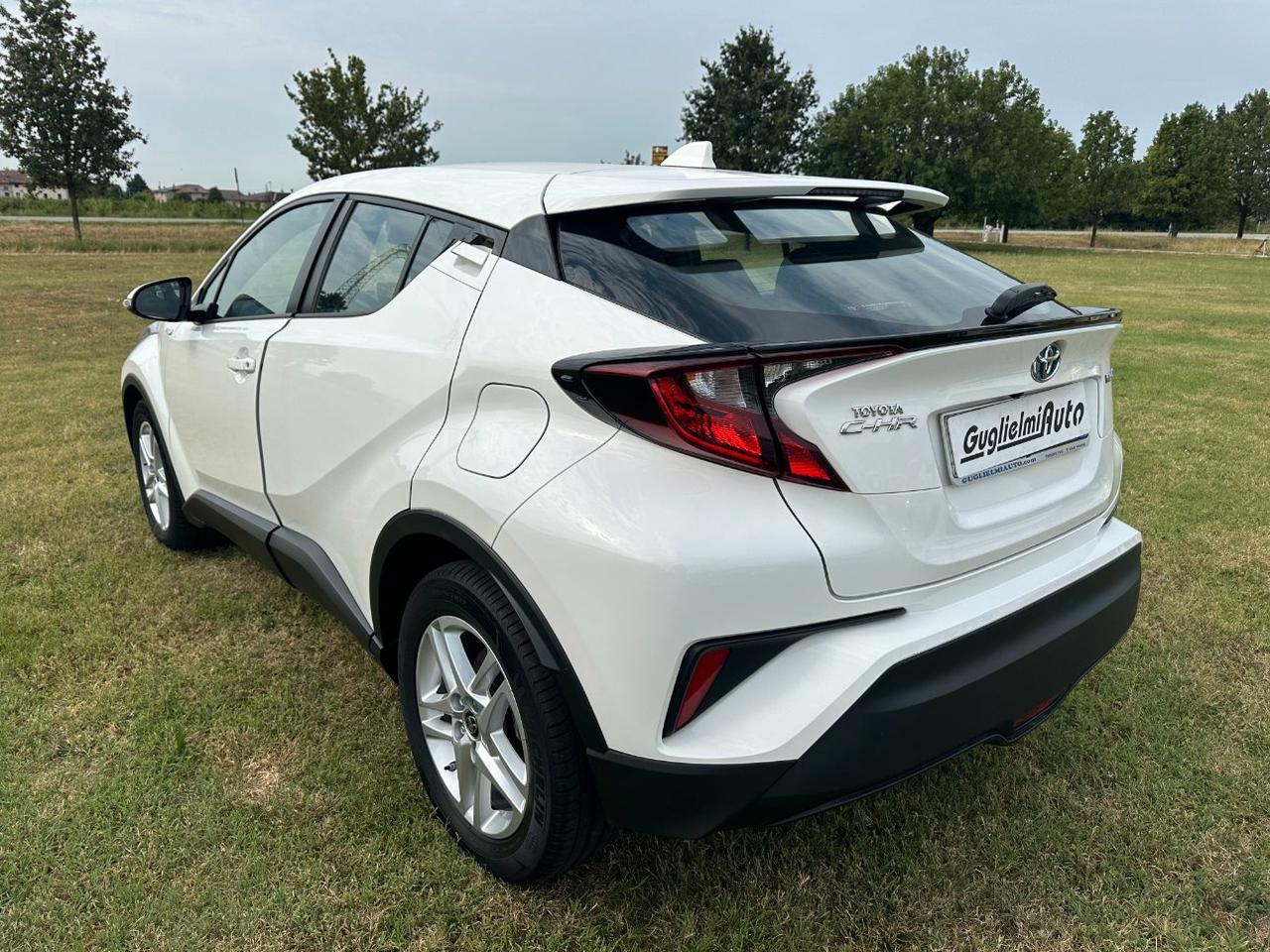 Toyota C-HR 1.8h Business e-cvt