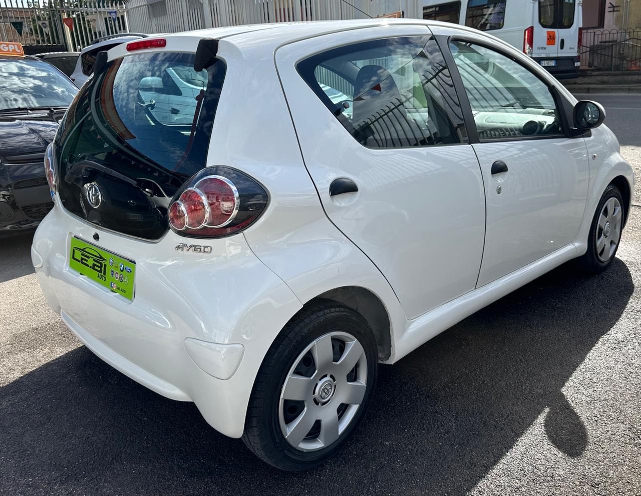 Toyota Aygo 1.0 BENZ. 5 porte Now Connect 2011