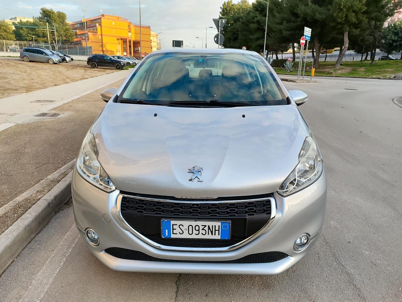 Peugeot 208 1.4 HDi 68 CV!!