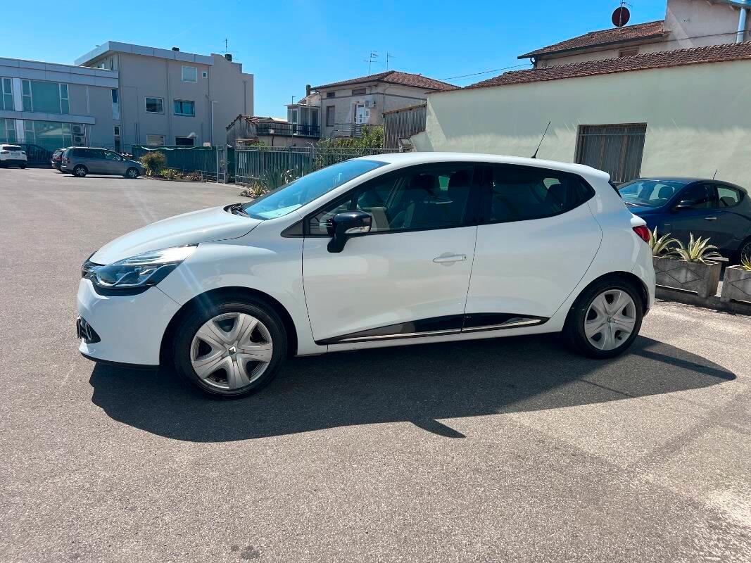 Renault Clio 1.2 Wave 75cv