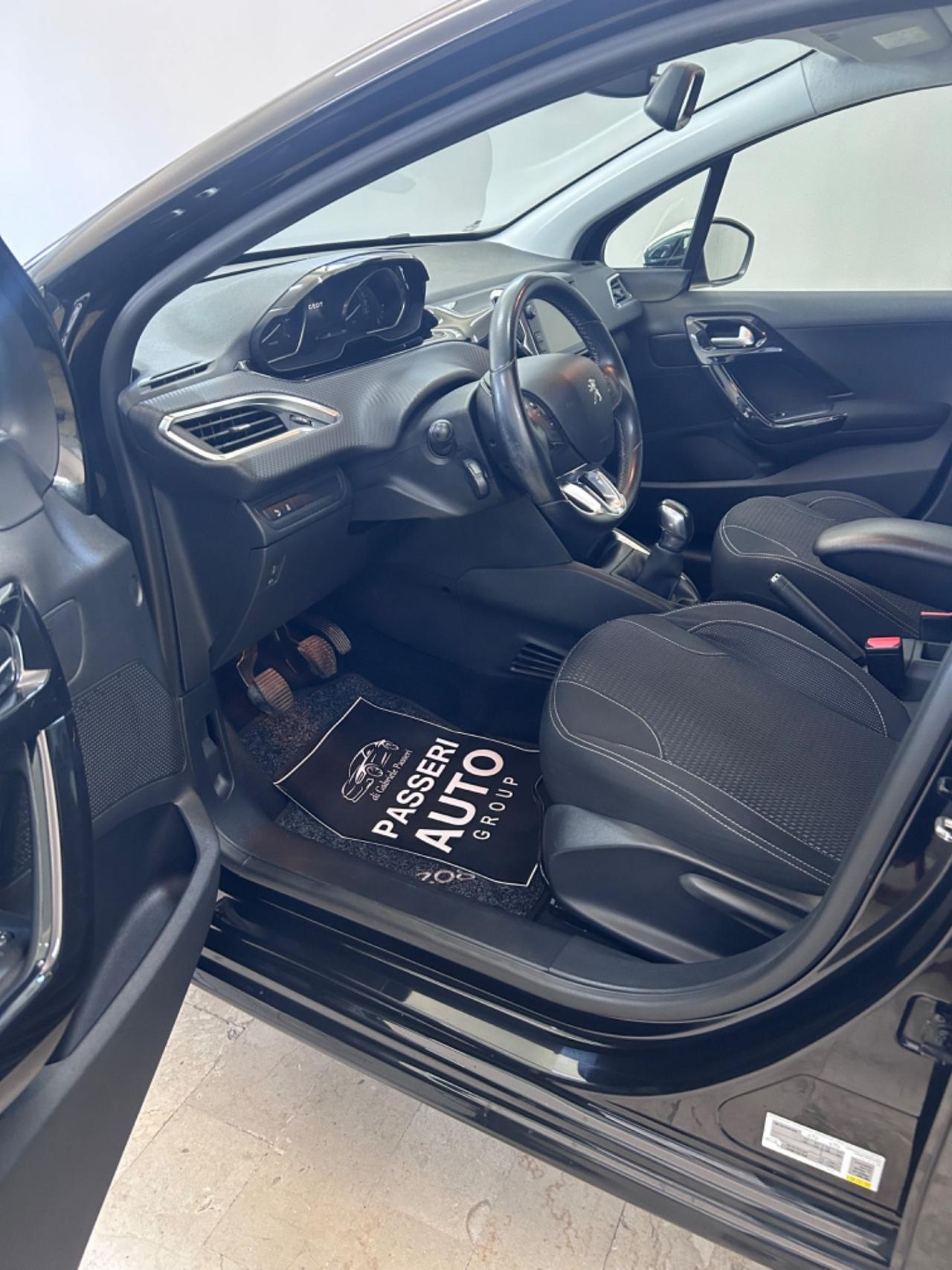 Peugeot 208 PureTech 82 5 porte Allure