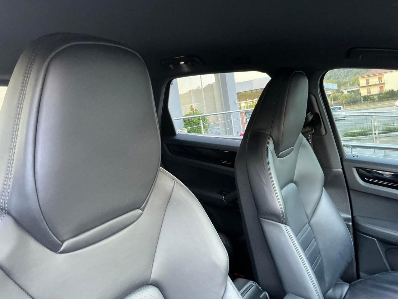 Porsche Cayenne 3.0 V6 340cv in garanzia