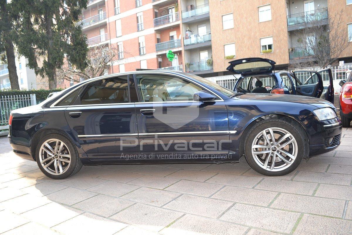 AUDI A8 4.2 V8 FSI quattro tiptronic