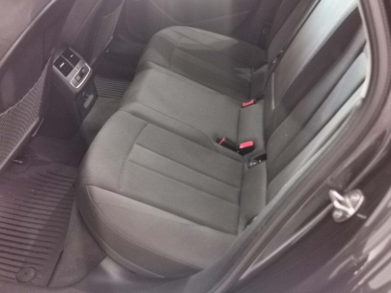 Audi A4 40 TFSI S tronic Business Sport