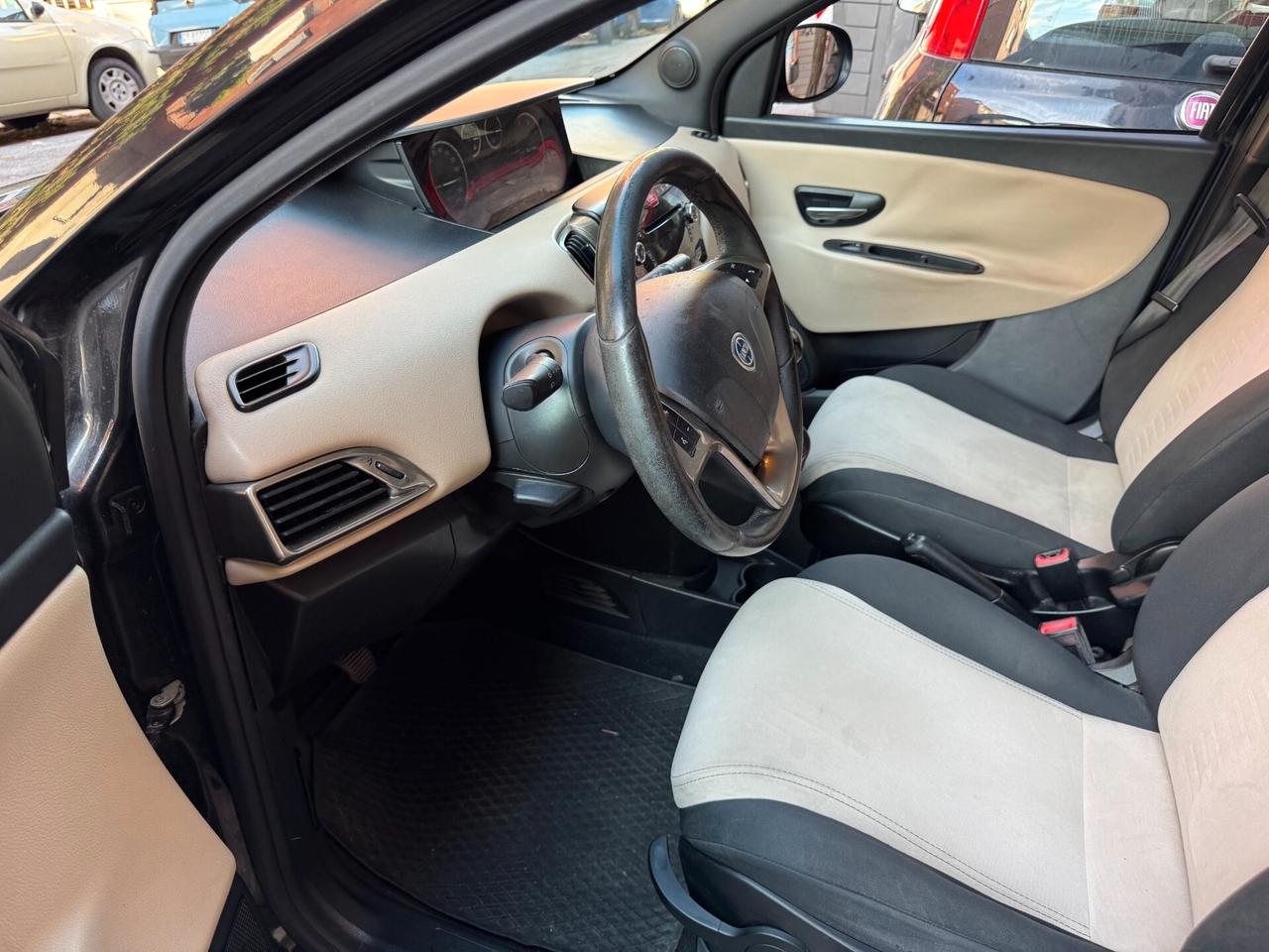 Lancia Ypsilon 1.3 MJT 16V 95 CV 5 porte S&S Gold