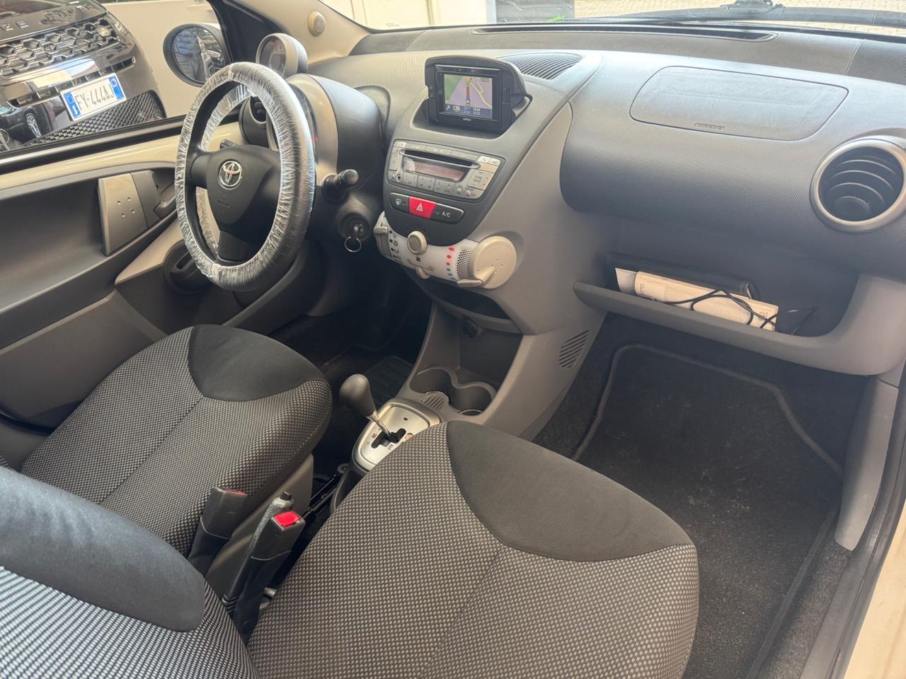 Toyota Aygo 1.0 12V VVT-i 5 porte Sol Connect MMT