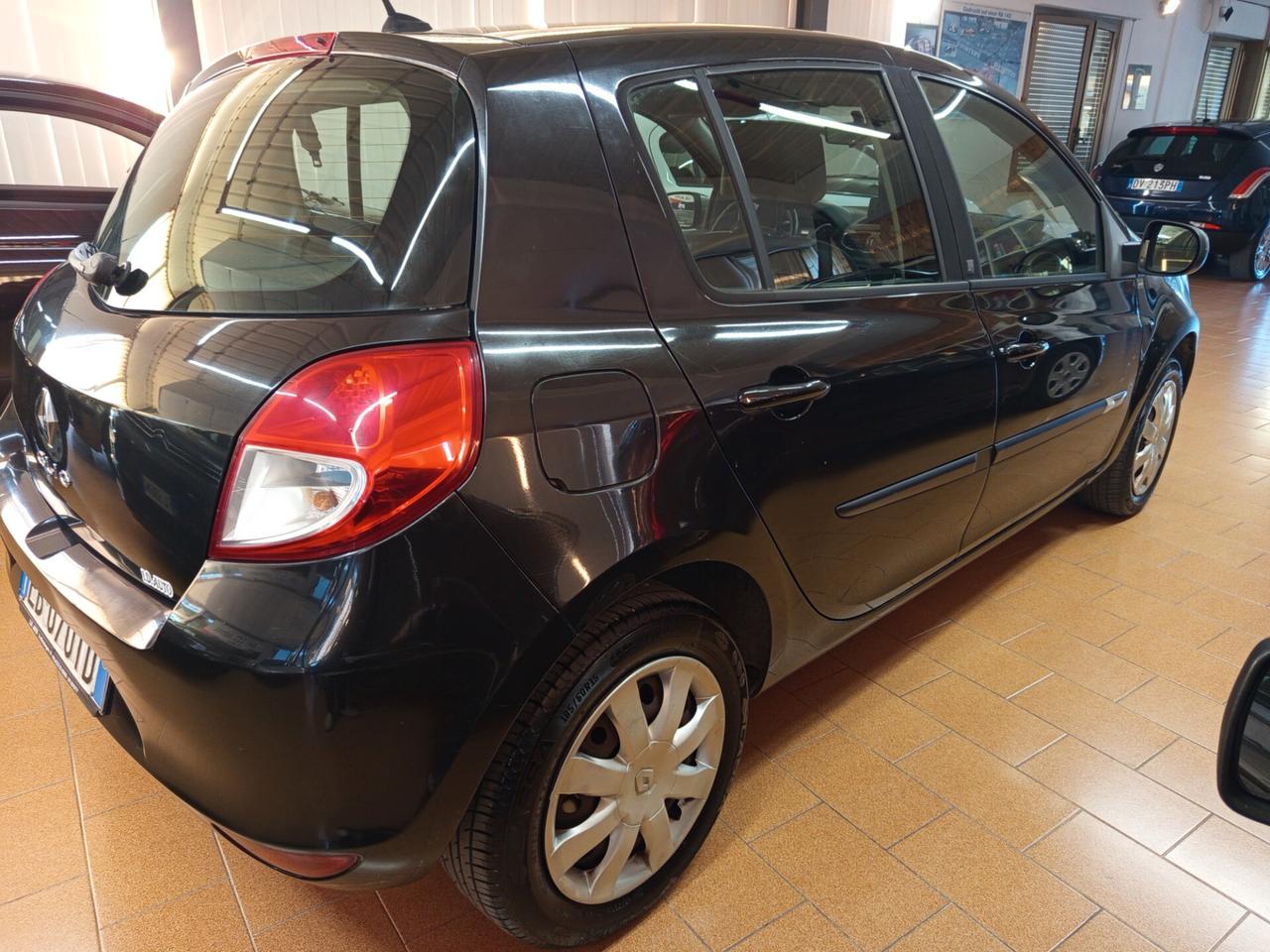 Renault Clio 1.2 16V 5 porte Luxe, 144 Mila chilometri ok neopatentati