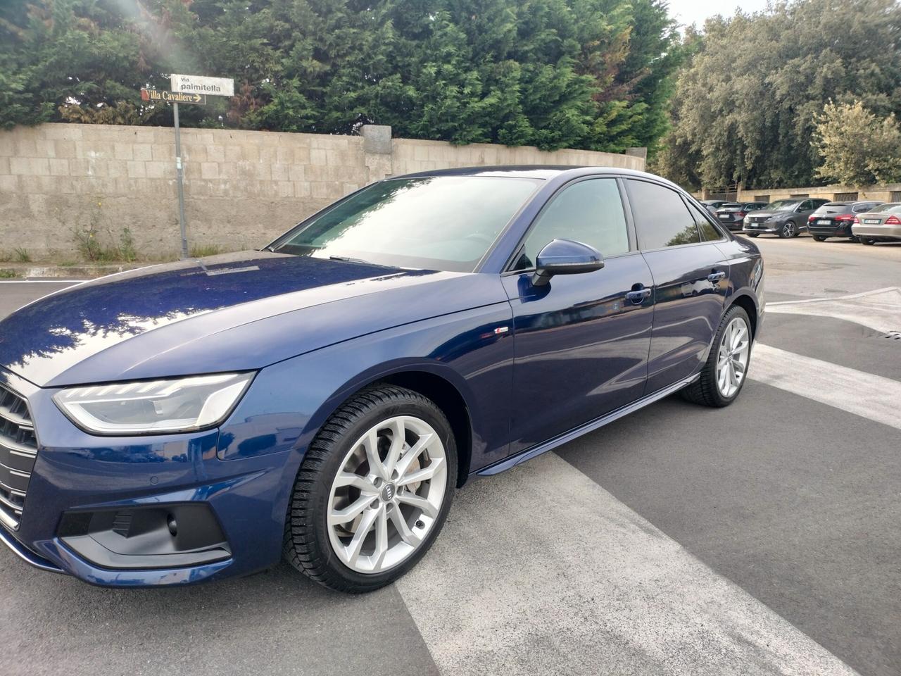 Audi A4 40 TDI S tronic line edition