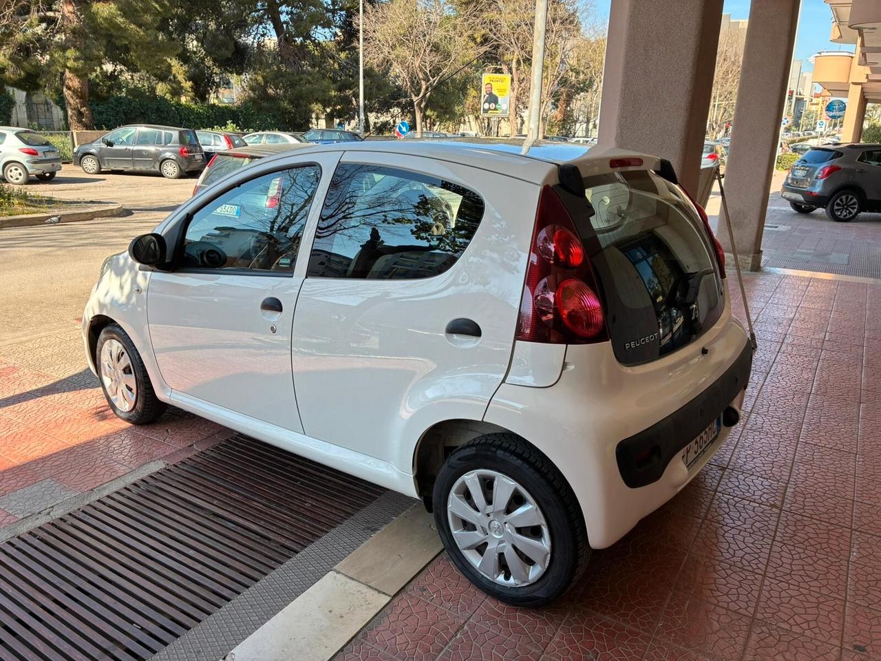 Peugeot 107 1.0 5p. perfetta garantita-2013