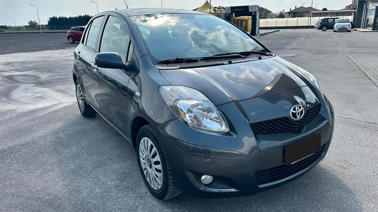 TOYOTA YARIS 1.0 5 porte-Now