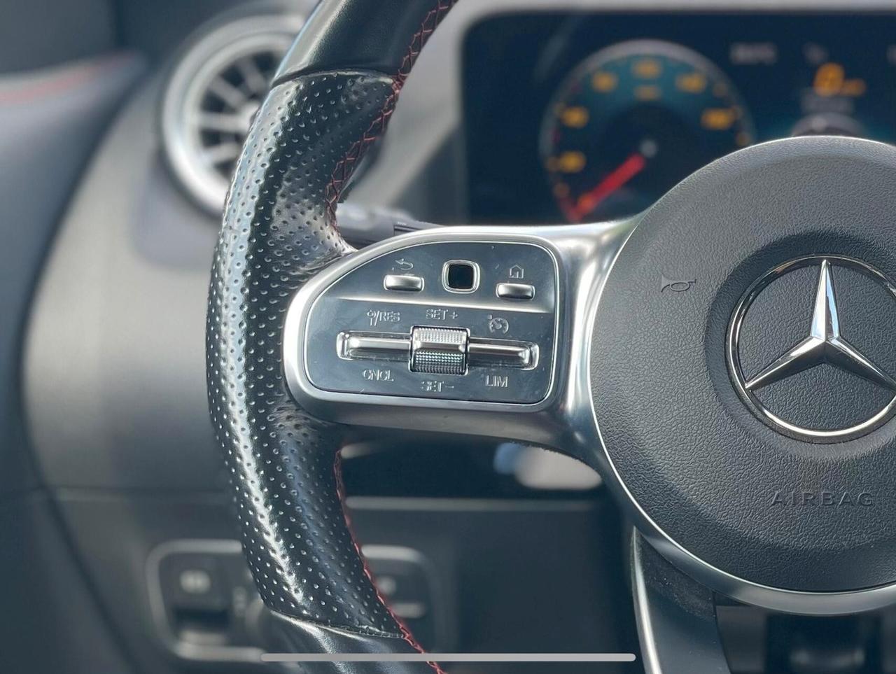 Mercedes-benz GLA 200 Automatic Premium