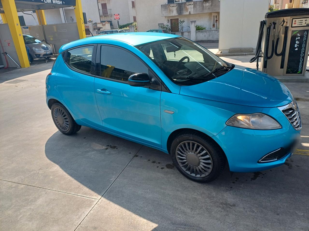 Lancia Ypsilon 1.2 69 CV 5 porte S&S Gold 2014