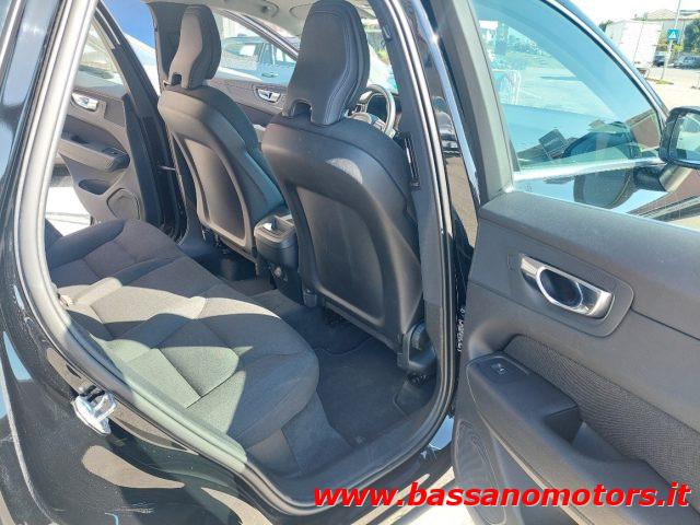 VOLVO XC60 B4 (d) AWD Geartronic Momentum Pro PROMO PRIMAVERA