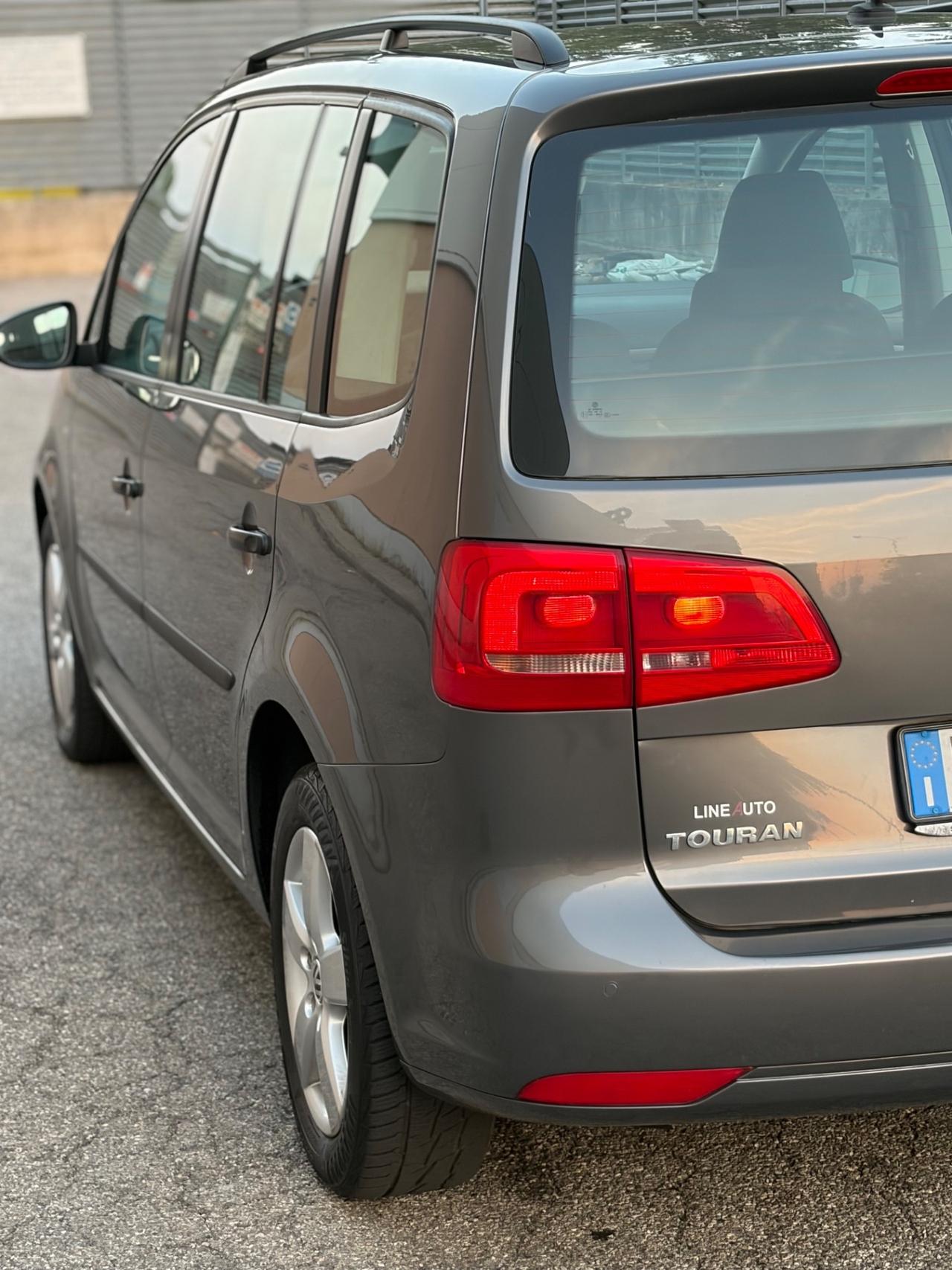 Vw TOURAN 1.6d 6 marce 7 posti anno 2013 pronta per viaggiare neopatentati