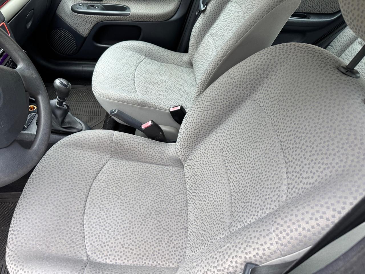 Renault Clio Storia 1.2 16V 5 porte Dynamique