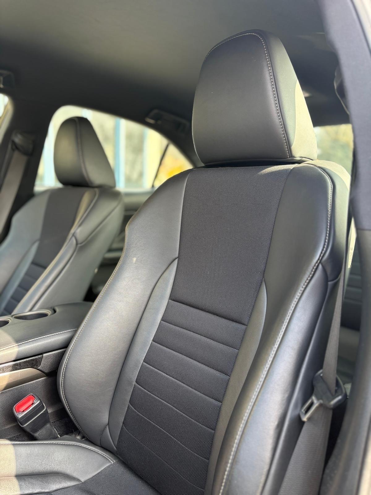 Lexus IS Hybrid FSport