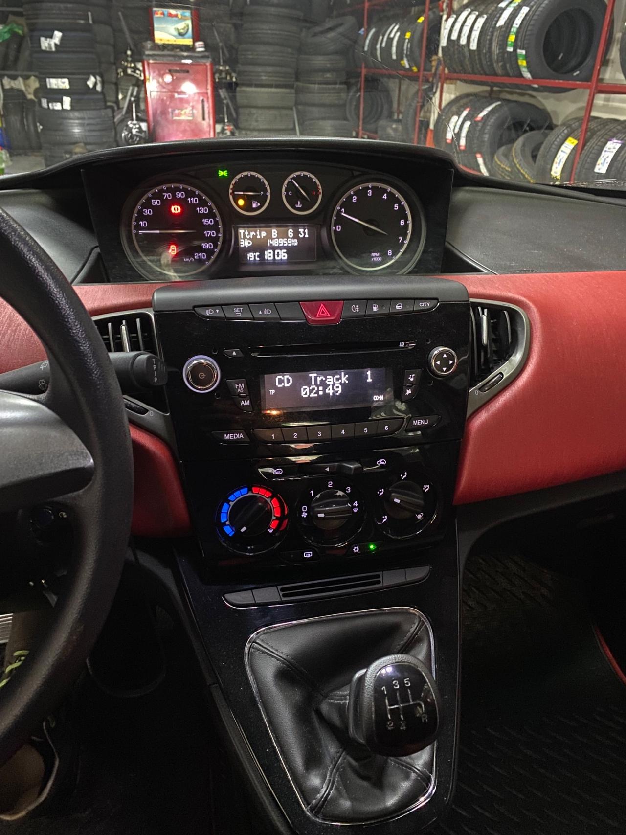 Lancia Ypsilon 1.2 69 CV 5 porte GPL Ecochic Gold