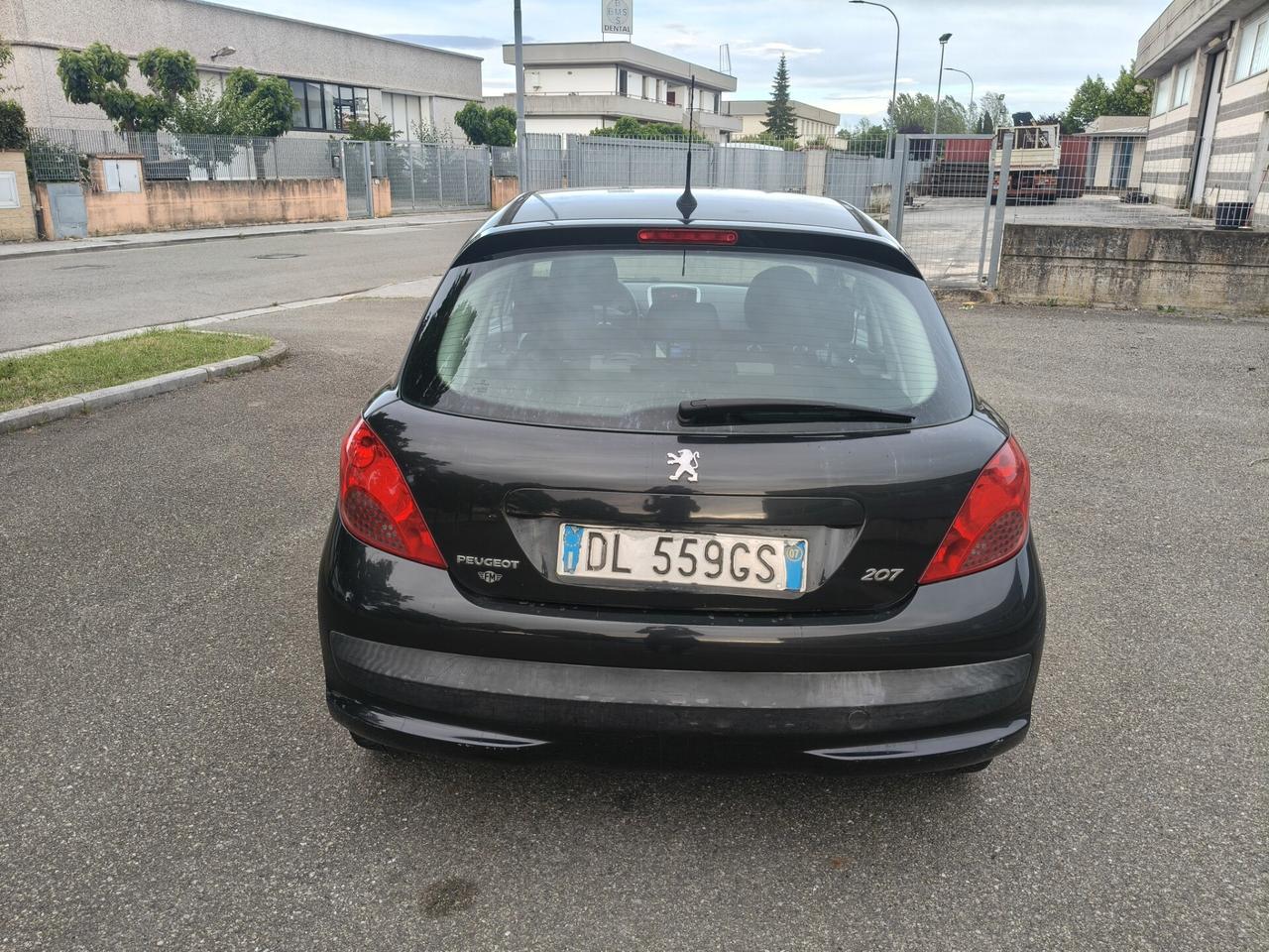Peugeot 207 1.4 3 porte PER NEOPATENTATI