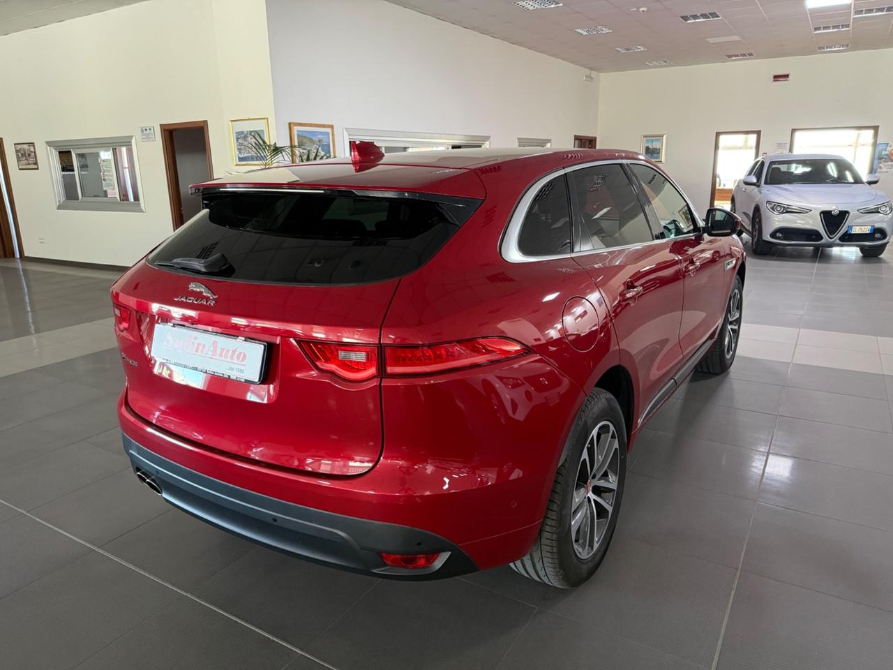 Jaguar F-Pace 2.0 D 180 CV AWD aut. R-Sport