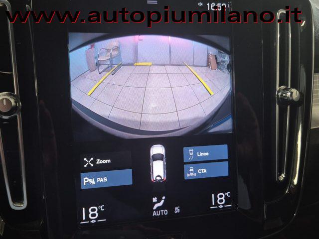 VOLVO XC40 T3 Momentum Core