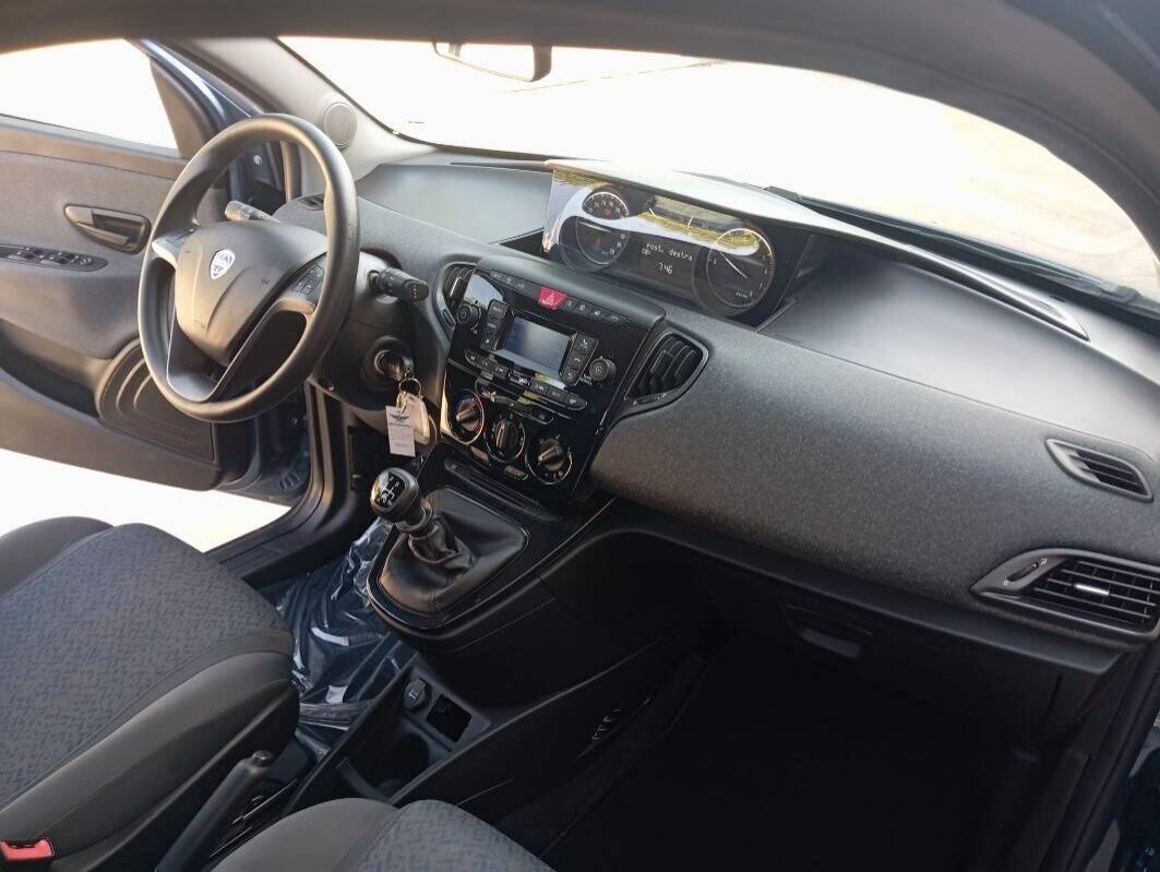 Lancia Ypsilon 1.0 FireFly 5 porte S&S Hybrid Silver Plus