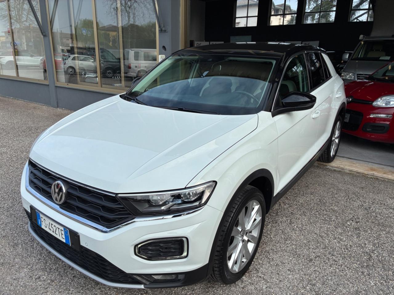 Volkswagen T-Roc 1.6 TDI Style - Fari LED