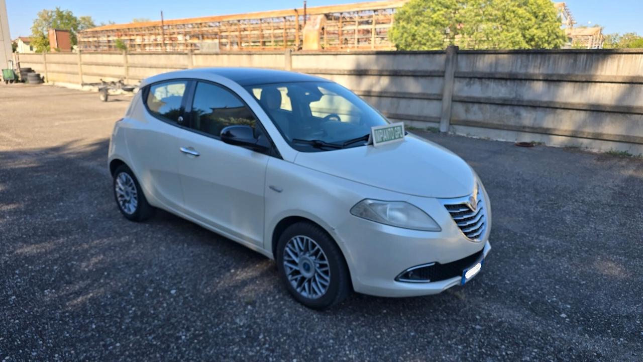 Lancia Ypsilon 1.2 69 CV 5 porte GPL Ecochic Platinum