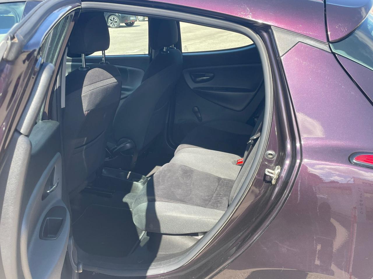 Lancia Ypsilon 1.3 MJT 75 CV Platinum