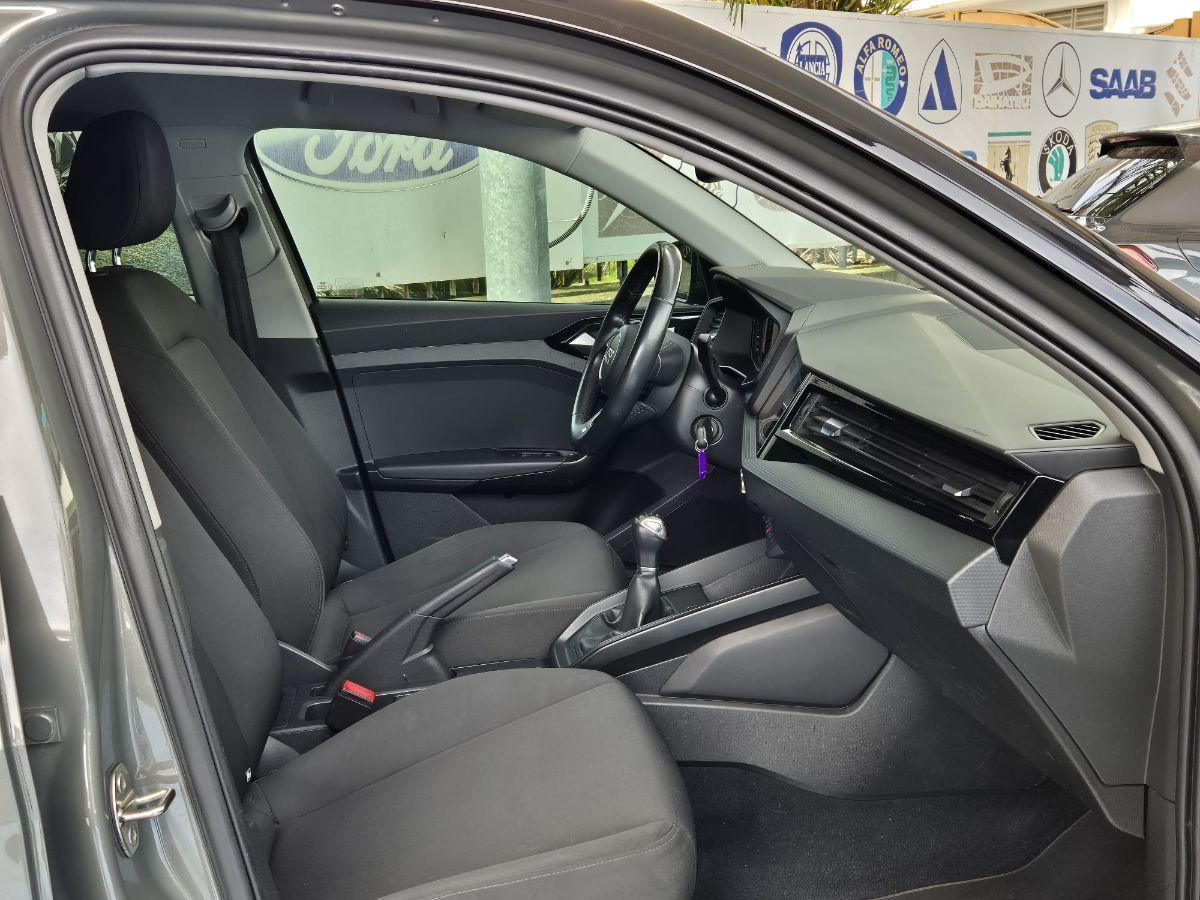 AUDI - A1 Sportback - A1 SPB 30 TFSI Identity Black