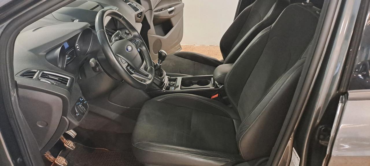 Ford Kuga 1.5 TDCI 120 CV 2WD ST-Line