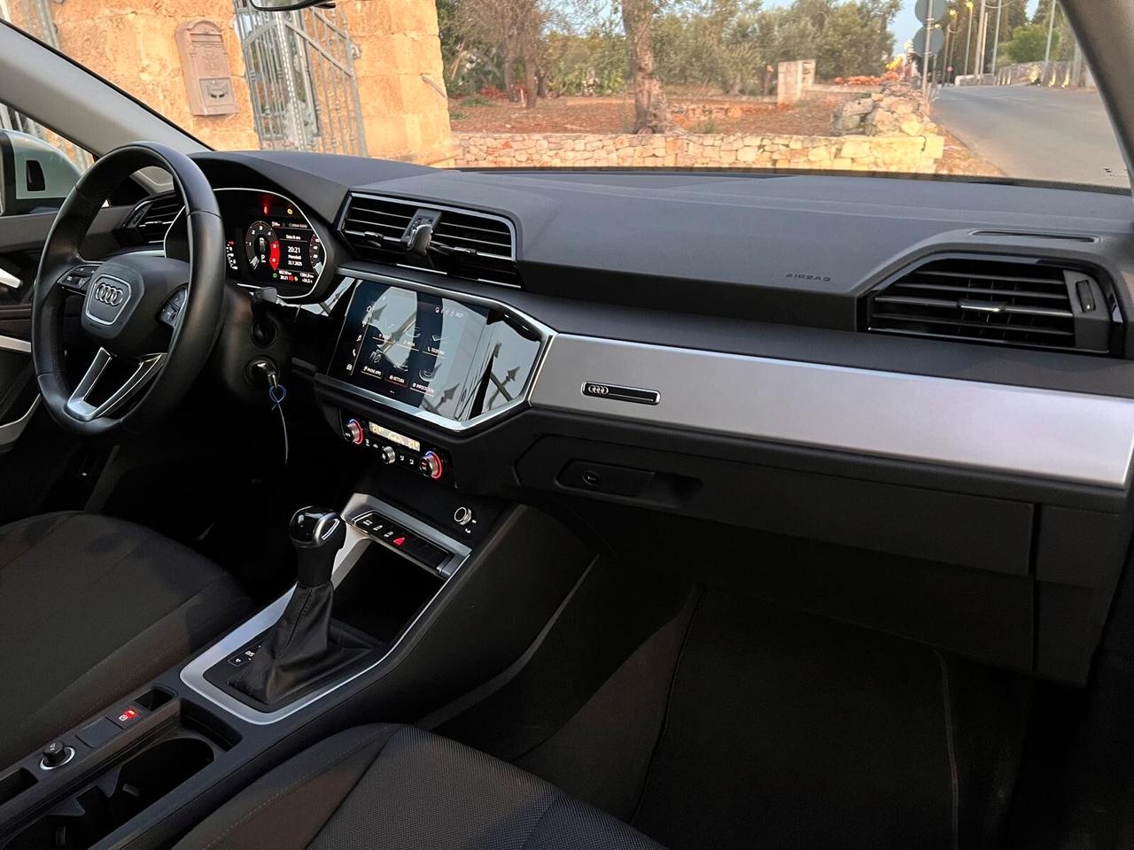 Audi Q3 SPB 35 TDI S tronic Business plus