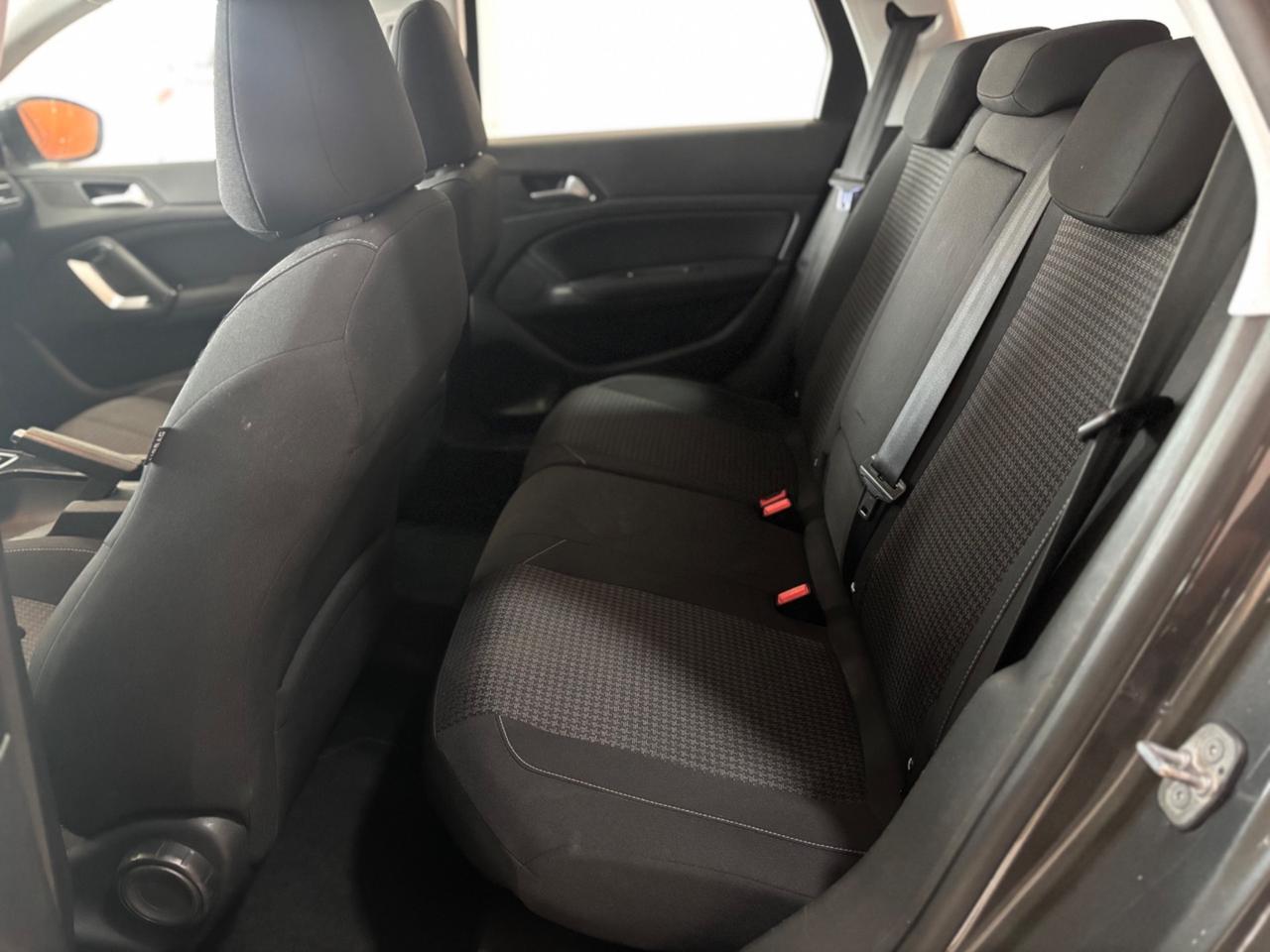 Peugeot 308 BlueHDi 1.6 120 SW Allure cambio automatico permute finanziamenti