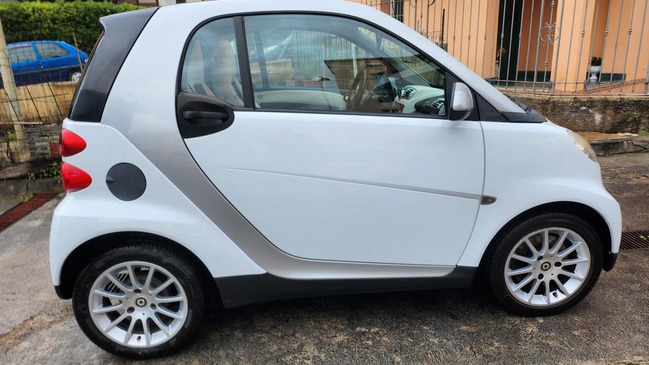 Smart ForTwo 1000 62 kW coupé passion