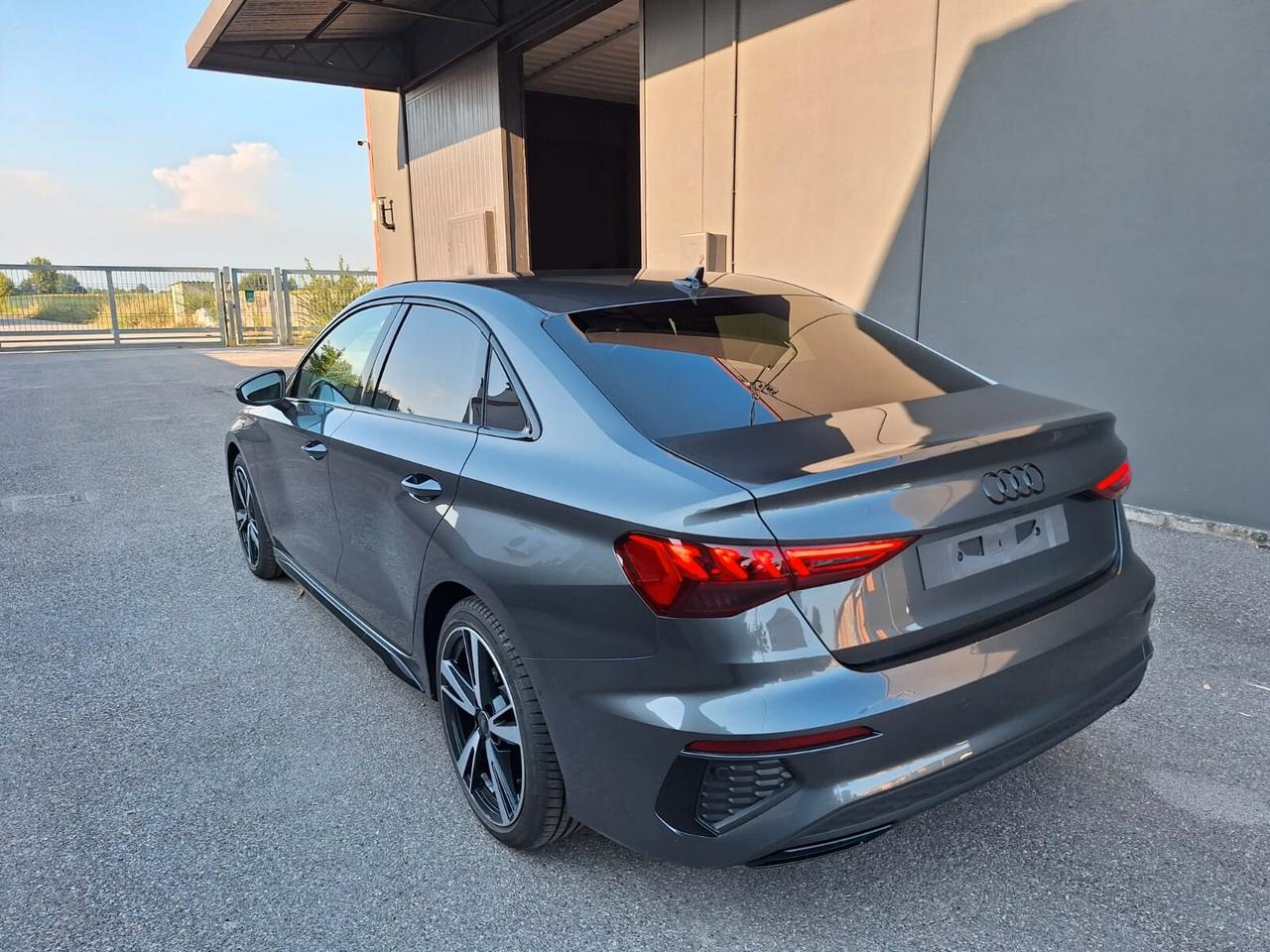 Audi A3 Sedan 35 TDI S tronic line edition